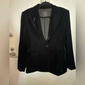 MANGO VELVET BLACK BLAZER